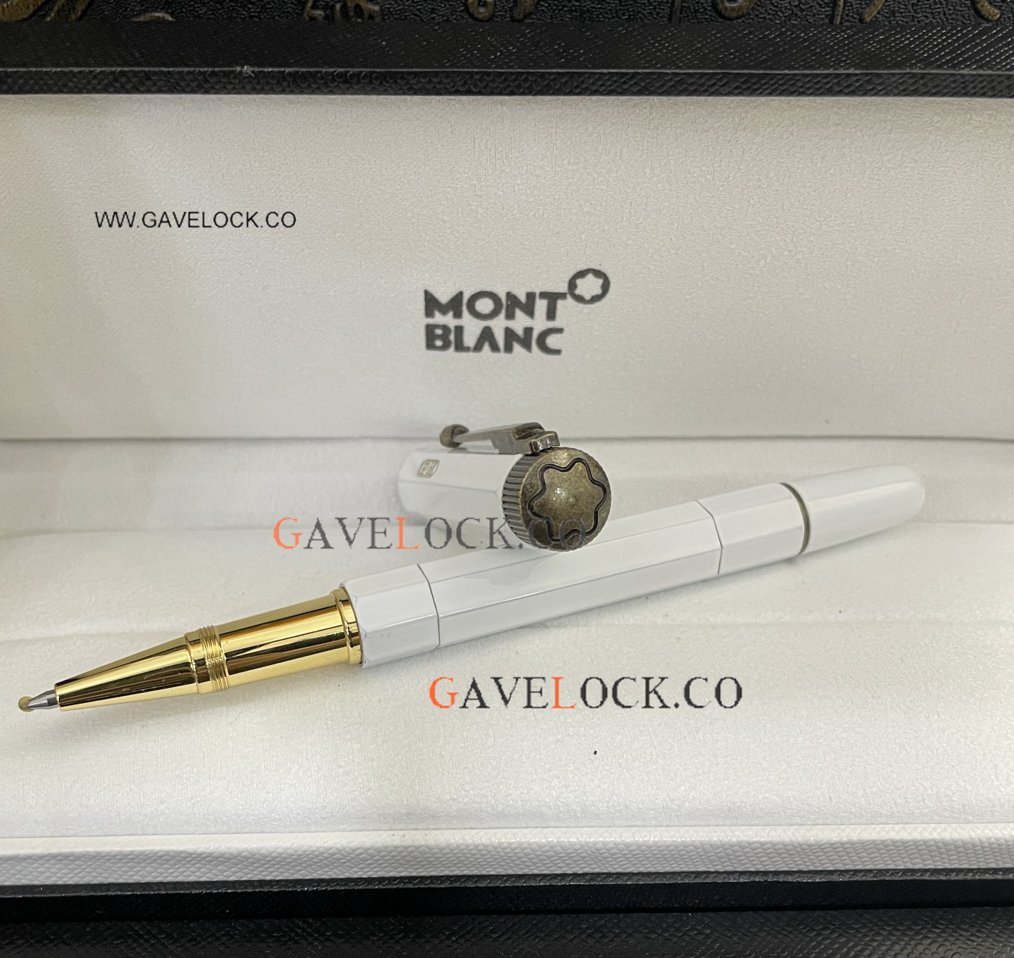 Luxury Clone Montblanc Egyptomania Rollerball Vintage Pen White